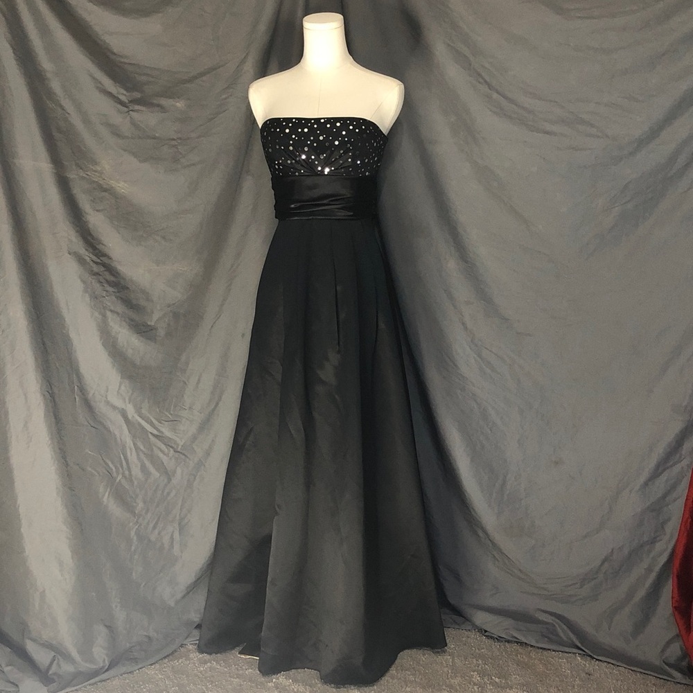 Prom Strapless Black Dress with Sequin Bodice Size 0 Small Extra Small